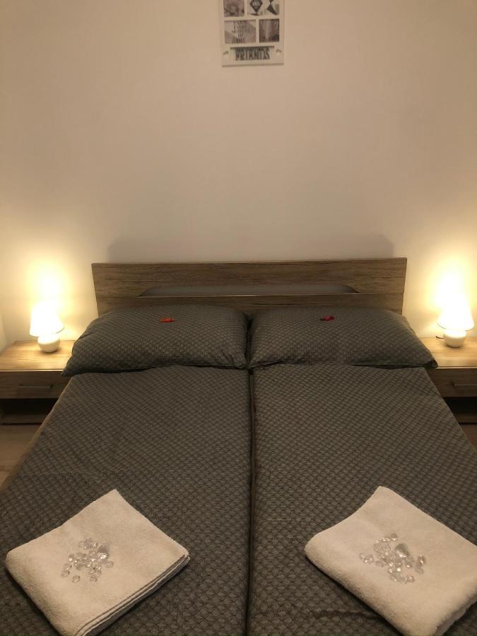 Diamond Apartman Debrecen Exteriör bild
