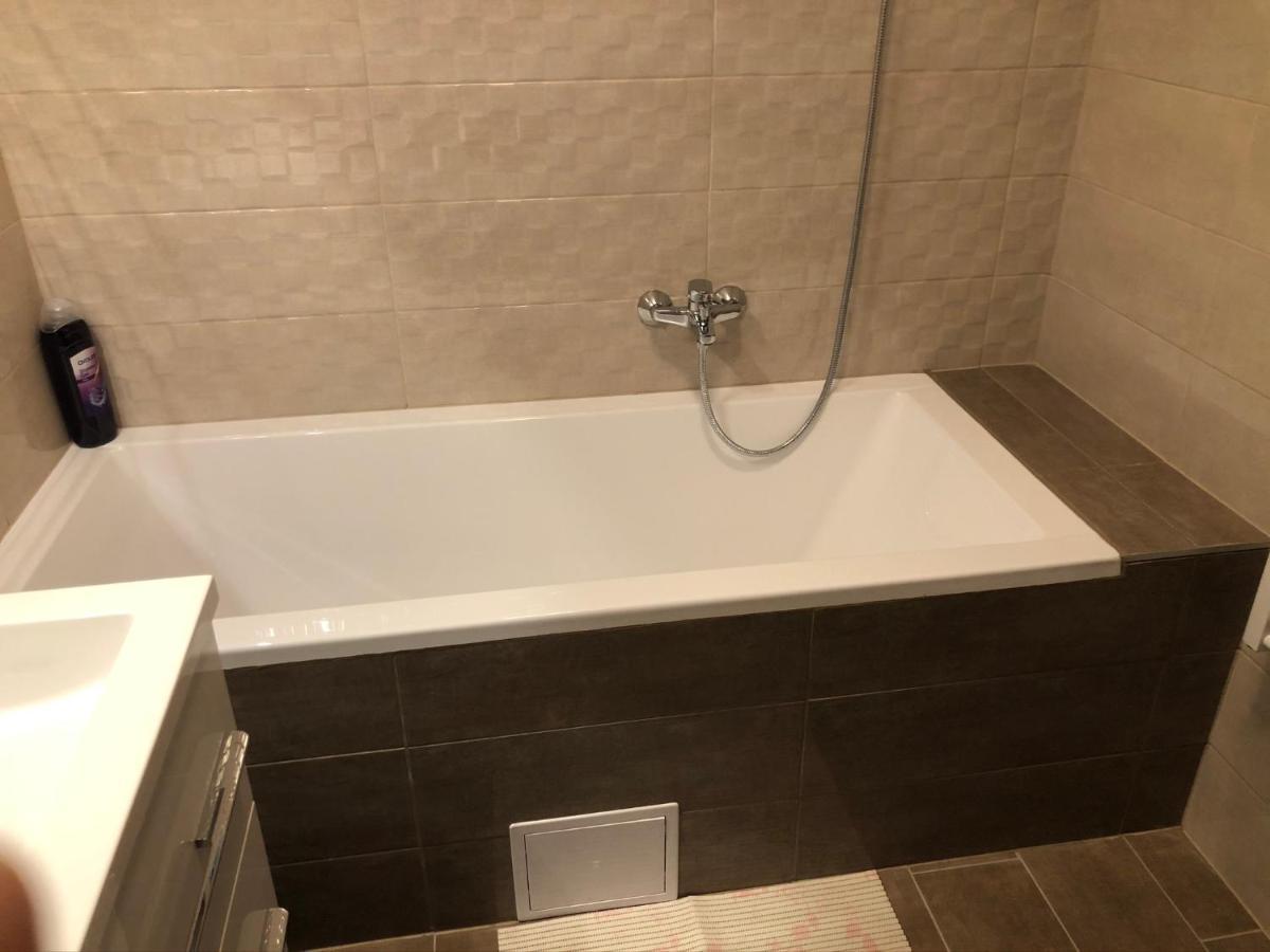 Diamond Apartman Debrecen Exteriör bild